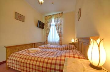 Фото номера Двухместный номер с 2 отдельными кроватями Отель Hotel Magnes г. Шклярска-Поремба 8
